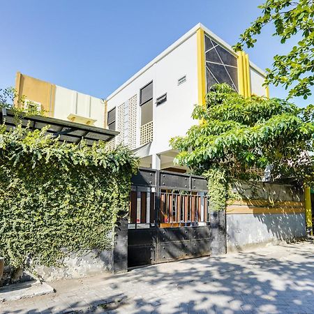 SPOT ON 91745 Rumah Kost Gresik Syariah Bagian luar foto