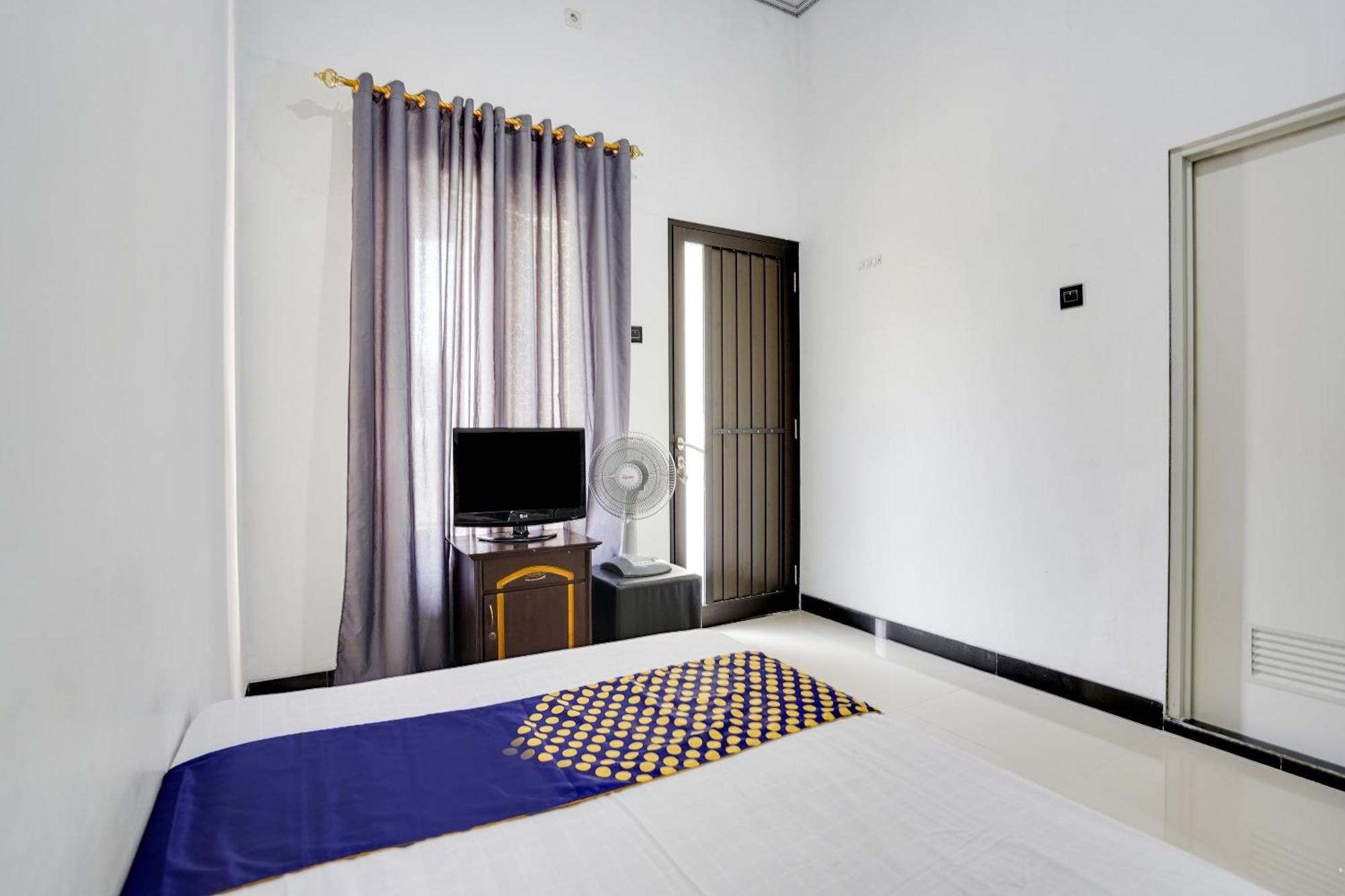 SPOT ON 91745 Rumah Kost Gresik Syariah Bagian luar foto